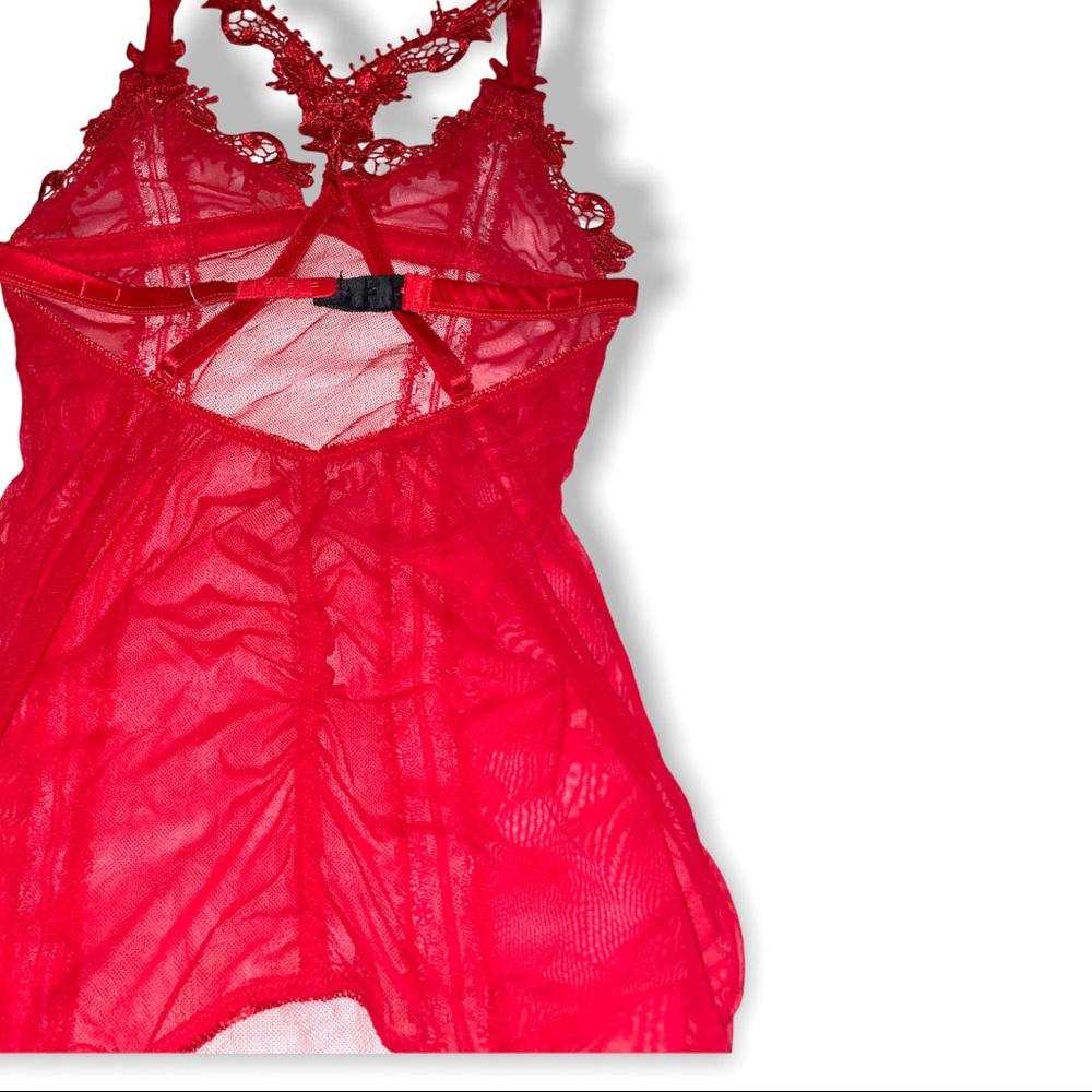 Red Lingerie - Picture 4 of 9